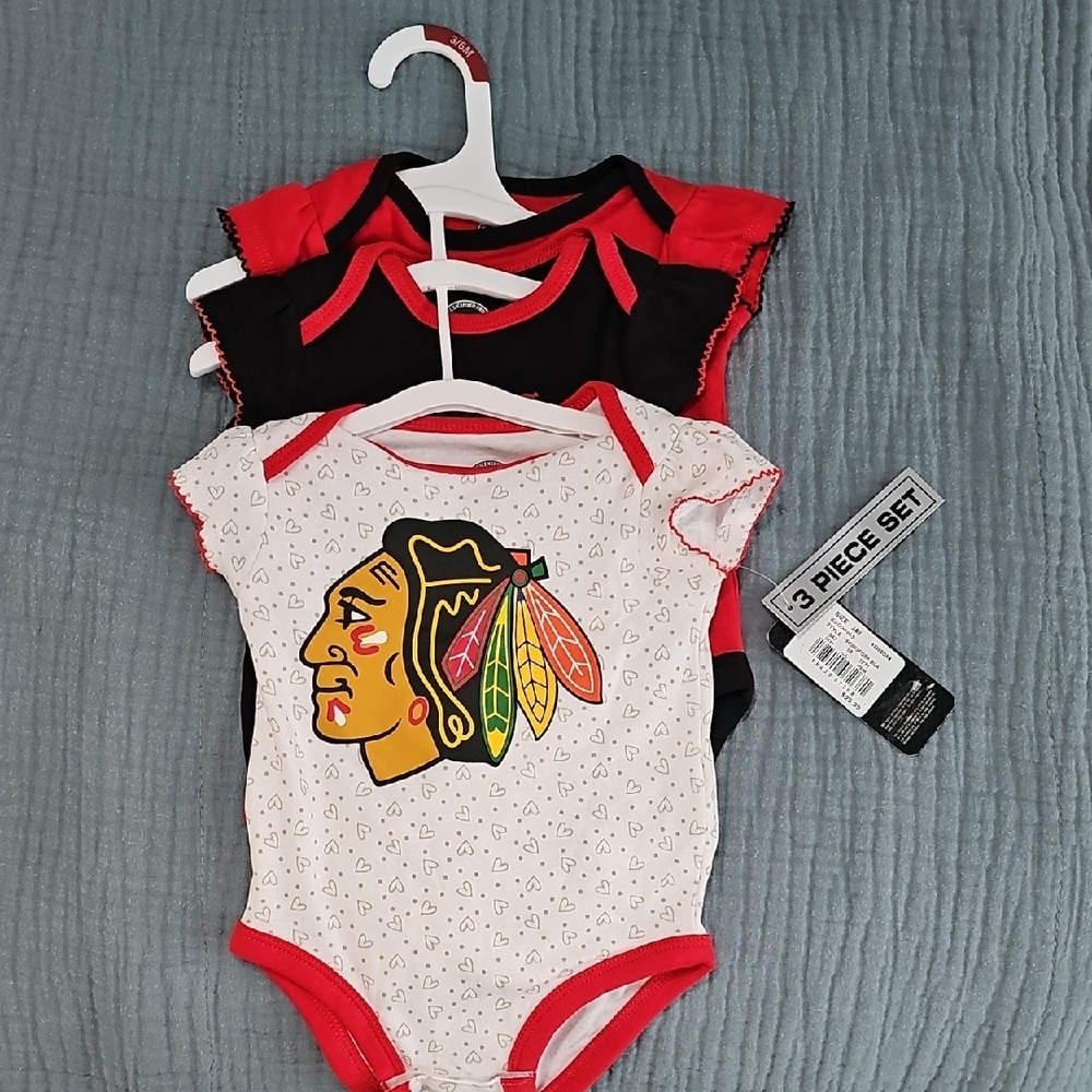 NWT Official Chicago Blackhawks 3-Piece Bodysuit Set - Girls 3-6M